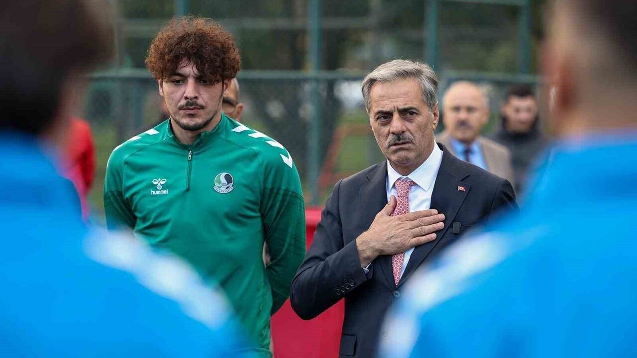 Vali Doğan ve Başkan Alemdar'dan Sakaryaspor'a moral ziyareti