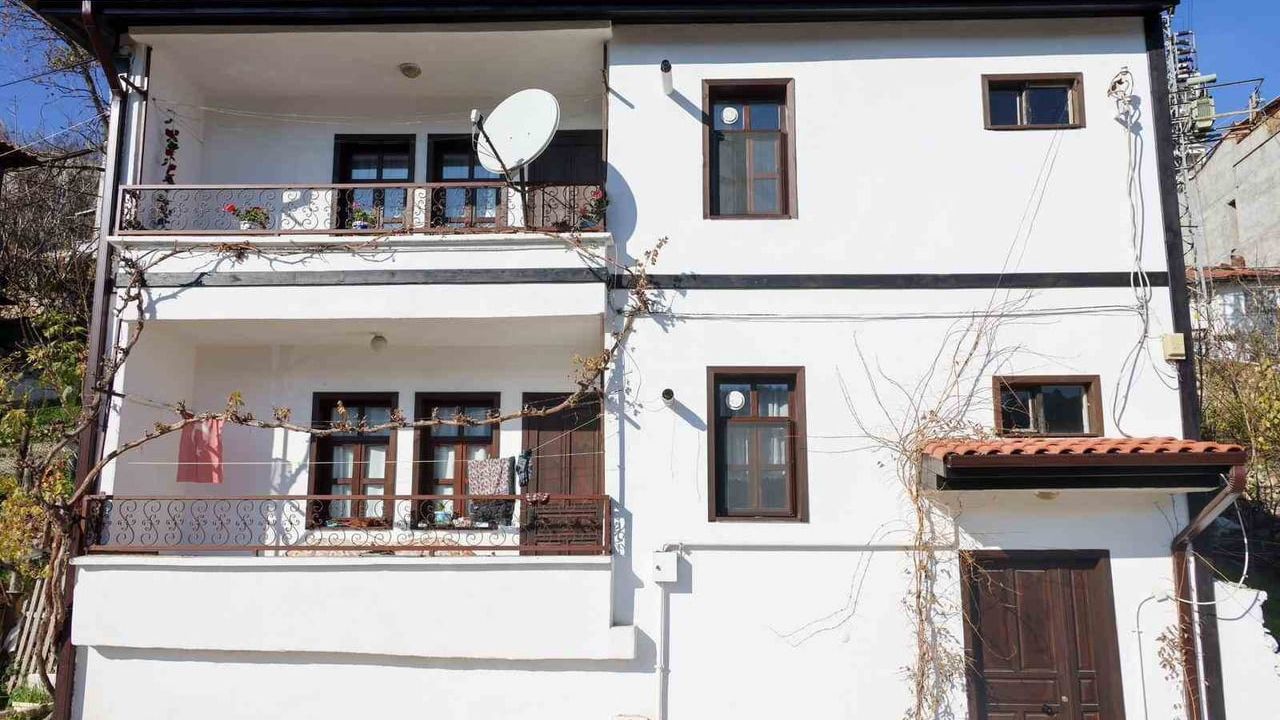 Vali Faik Oktay Sözer, Edebali Havzası'ndaki Sokak Sağlıklaştırma Çalışmalarını İnceledi