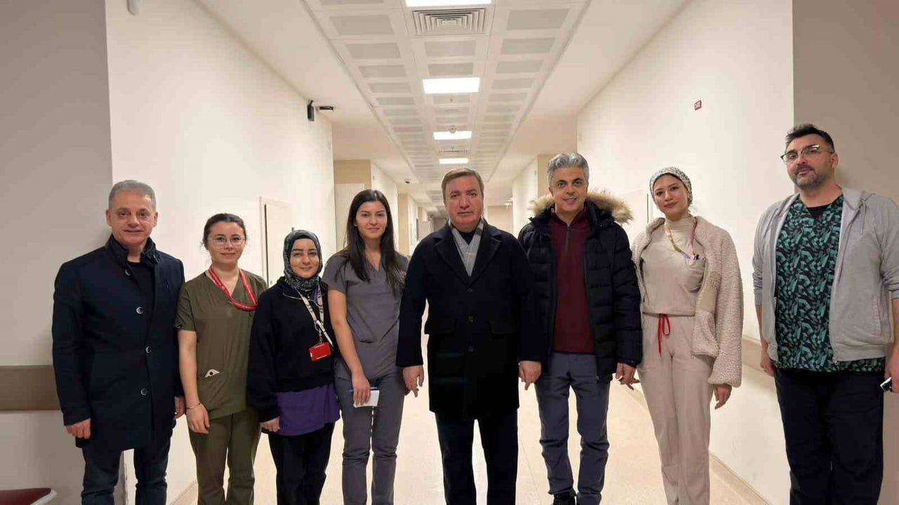 Vali Hamza Aydoğdu Mengücek Gazi Eğitim ve Araştırma Hastanesi'ni Ziyaret Etti