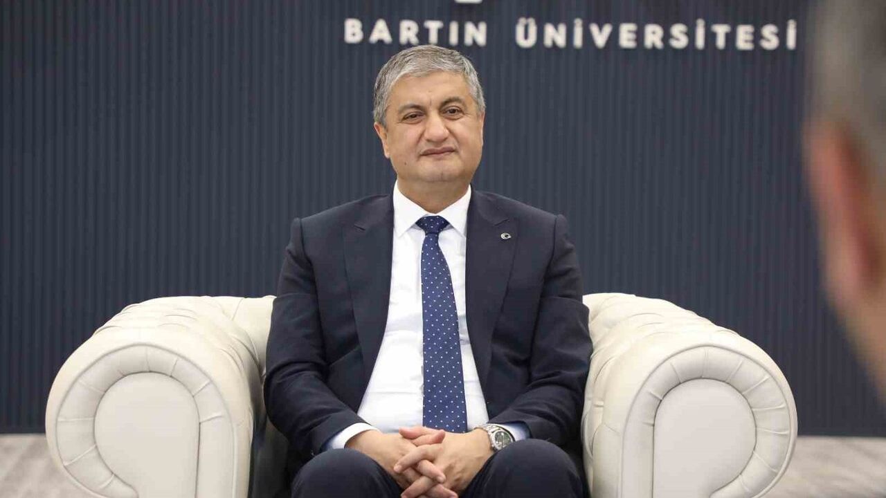 Vali Mustafa Yavuz, Bartın Üniversitesi Rektörü Prof. Dr. Ahmet Akkaya’yı Ziyaret Etti: Bölgesel Kalkınma ve İş Birliği Görüşüldü