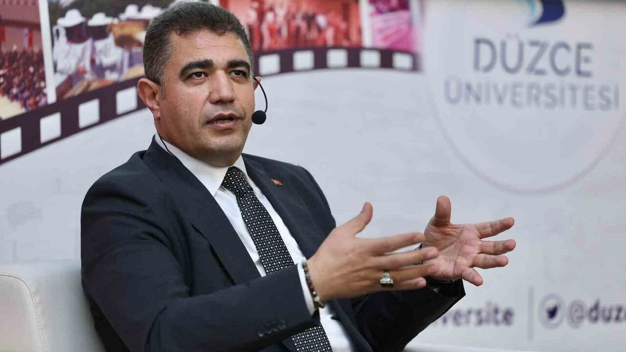 Vali Selçuk Aslan, Düzce Üniversitesi Akçakoca’da Öğrencilerle Buluştu