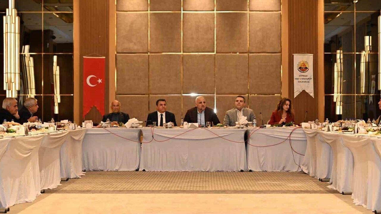 Vali Zorluoğlu, DESOB üyeleriyle esnafın sorun ve taleplerini görüştü