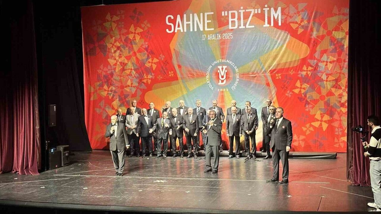 VUD’un “SAHNE BİZ’im” gecesi: Türk voleybolu anıldı, gelirler depremzedelere aktarılacak