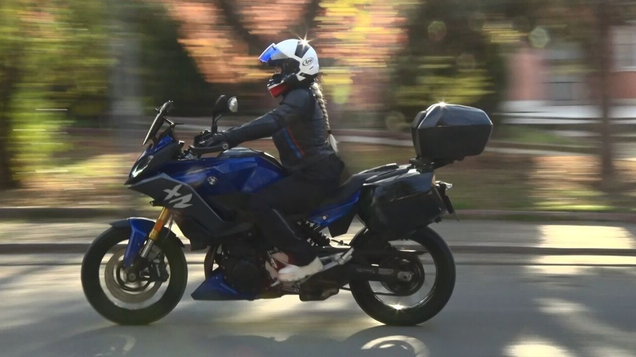 Yağmur Yeşim Akbaş, İspanya'dan Türkiye'ye 4,5 Günde Motosikletle Geldi