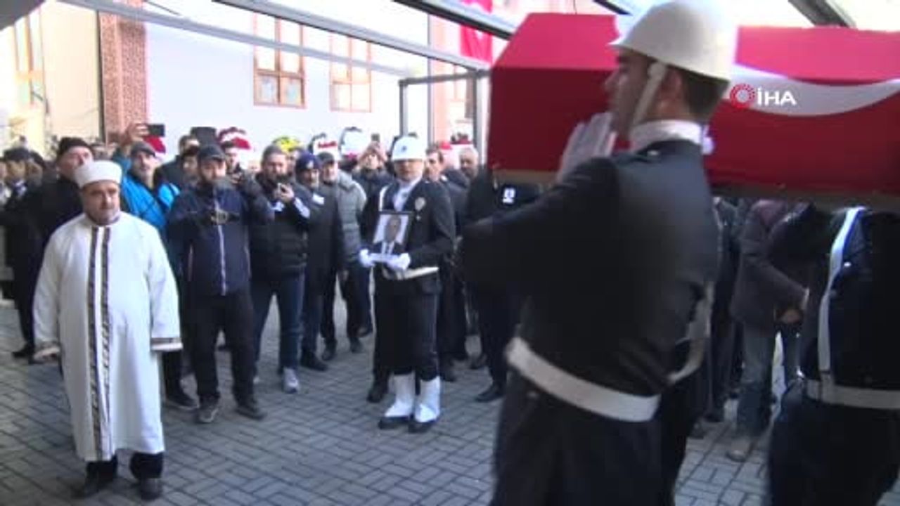 Yalova’da DEAŞ operasyonunda şehit olan polis İlker Pehlivan son yolculuğuna uğurlandı