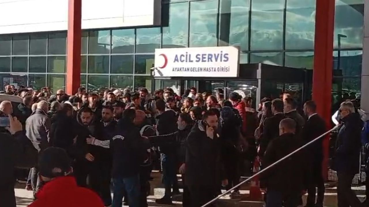 Yalova Devlet Hastanesi önünde yaralıya yönelik vatandaş tepkisi görüntülere yansıdı