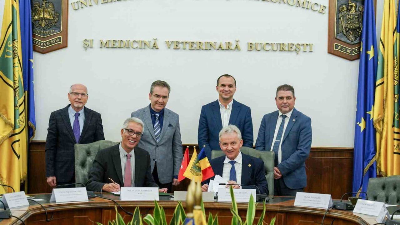 Yaşar Üniversitesi ile Bükreş’te İki Romanya Üniversitesine Yönelik İş Birliği Protokolleri İmzalandı