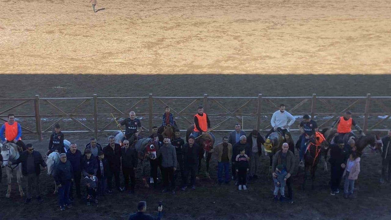 Yazıhan’da Atlı Cirit Yaşatılıyor: Kulüp Türkiye Şampiyonası Hedefiyle Hazırlanıyor