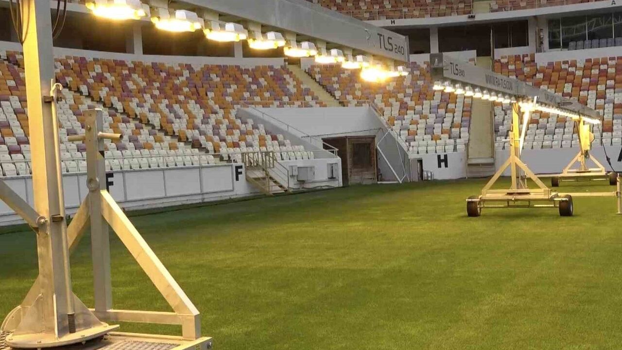 Yeni Malatyaspor'un sahaya çıkmama kararı sonrası Malatya Stadyumu'nun bakımı ve zemini öne çıktı