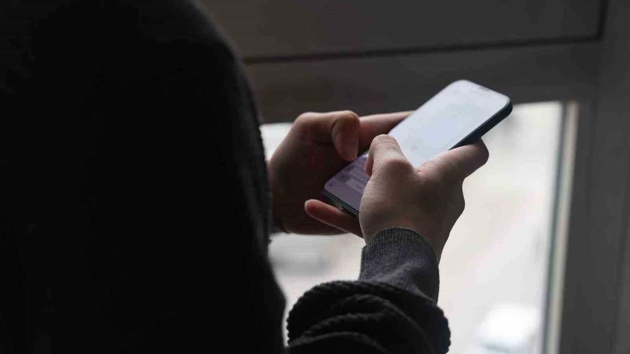 Yeni nesilde yazı bozukluğu artıyor: Ekranlar, dikkat eksikliği ve eğitim uygulamalarının rolü