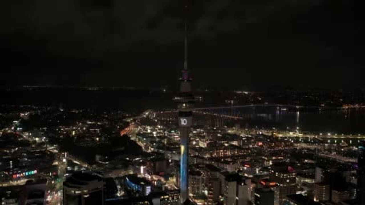 Yeni Zelanda 2026’yı Auckland’daki Sky Tower havai fişekleriyle karşıladı
