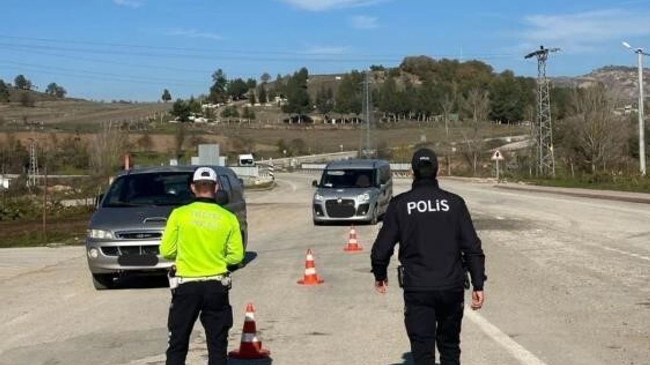 Yenipazar'da trafik güvenliği denetimleri aralıksız sürüyor