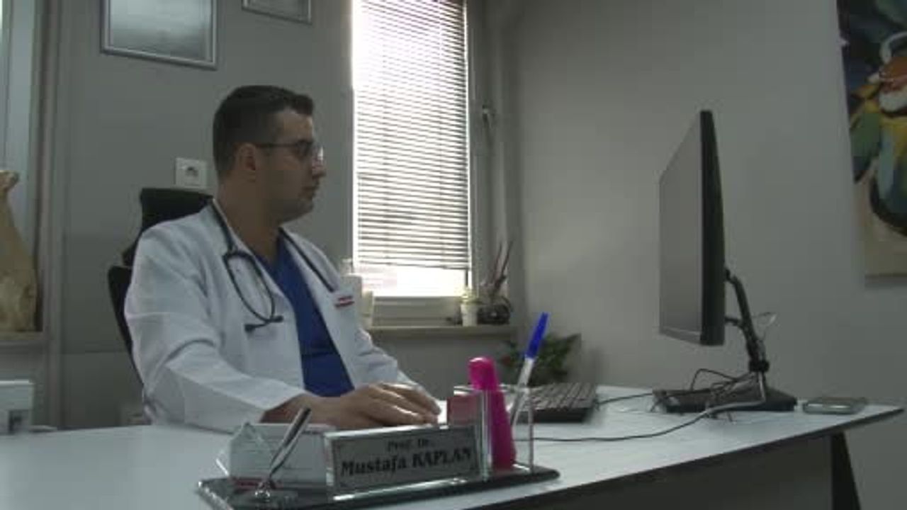 Yılbaşında beslenme önerileri: Ağır, baharatlı ve yağlı yemeklerden kaçının