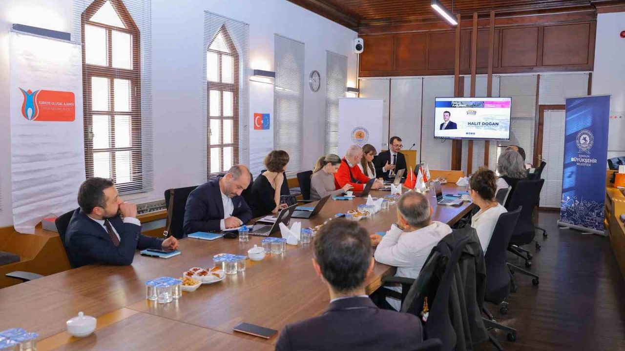 Youth4SmartCities: Gençler akıllı şehir karar süreçlerine hazırlanıyor — Erasmus+ projesi Samsun’da başladı