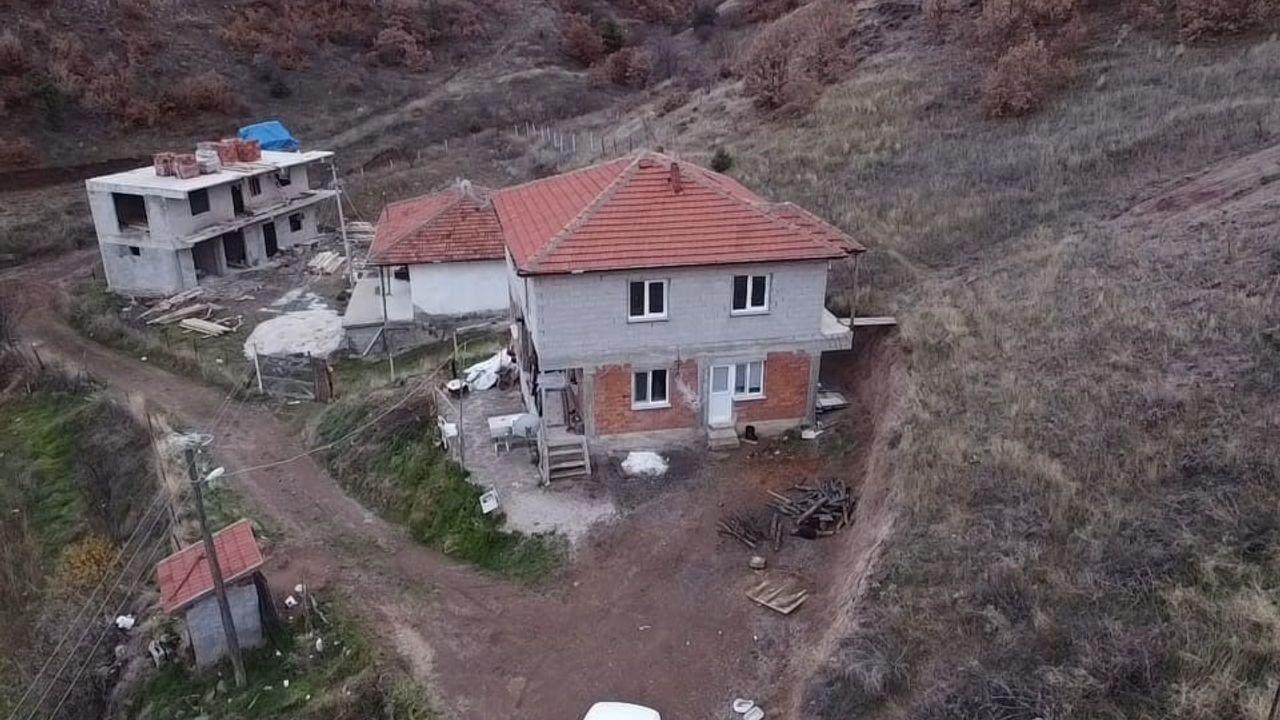 Yozgat Aydıncık’ın tek kadın muhtarı Dilek Efe, Kırımoluk Köyü’nün su ve yol sorunlarını çözdü