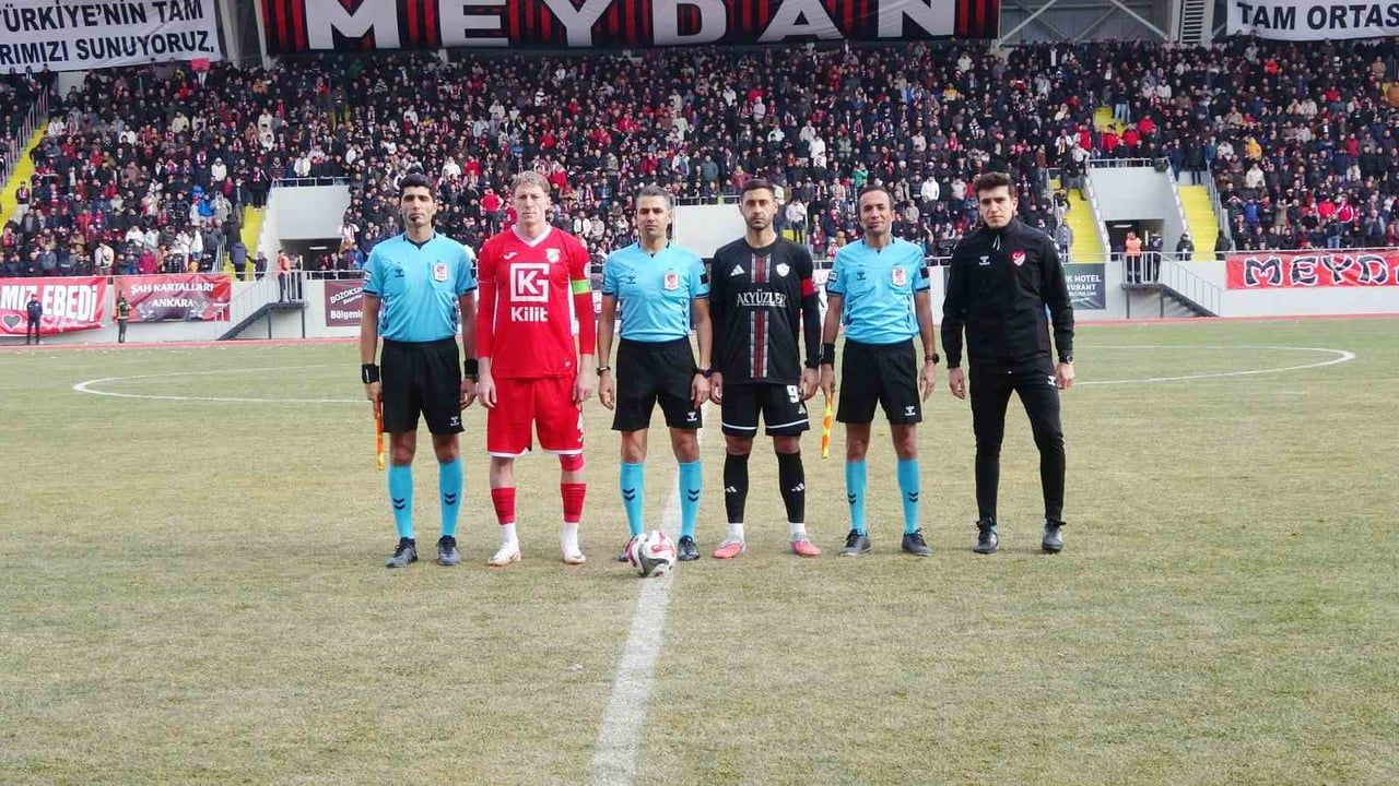 Yozgat Bozokspor 1-1 Akçabat Gençlikspor: Yozgat Şehir Stadı'ndaki ilk maçta eşitlik