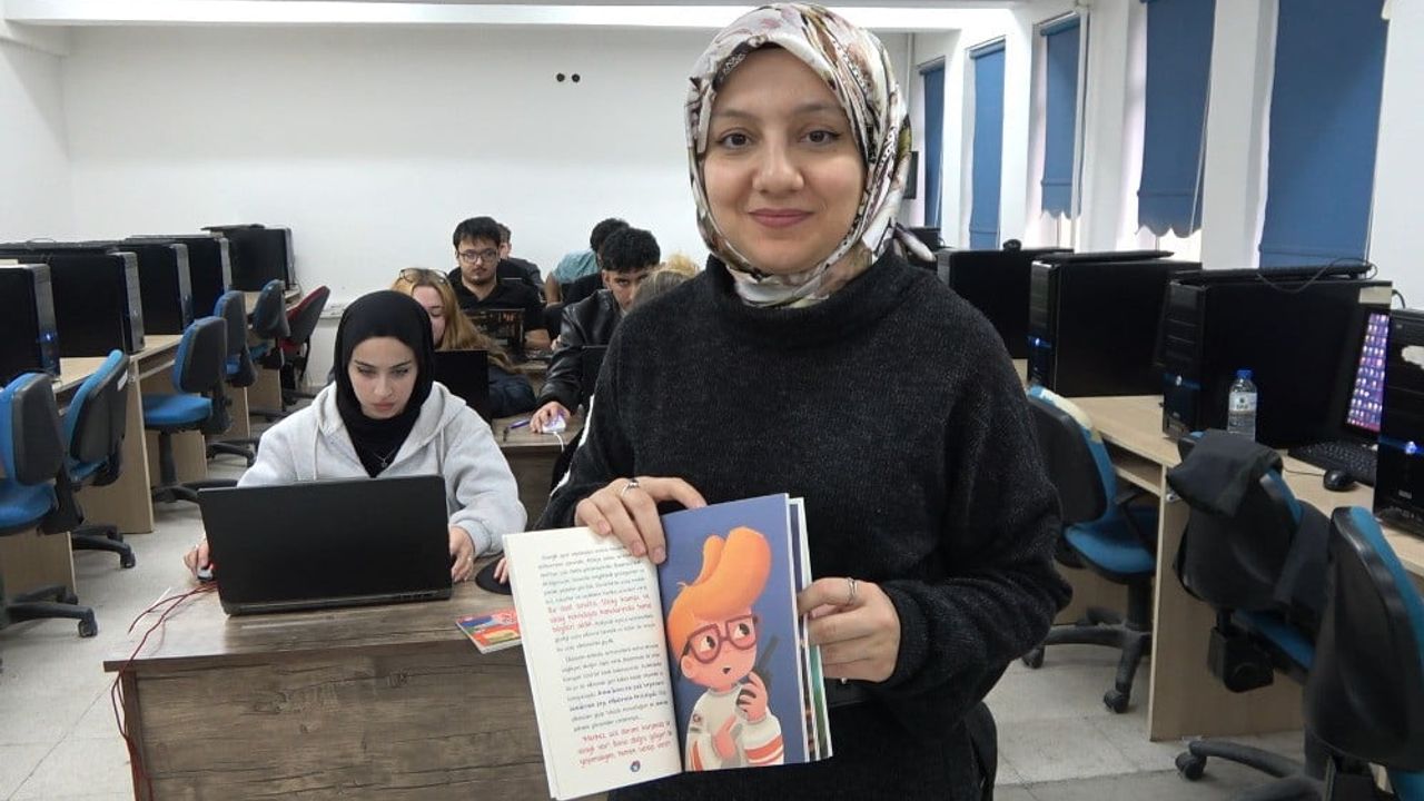 Yozgat’ta akademisyen Pınar Göktaş, lisede keşfettiği yetenekle yeni tasarımcılar yetiştiriyor
