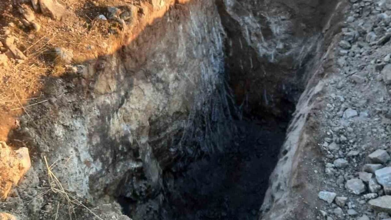 Yozgat'ta Kuşçu Köyü'nde kaçak kazı yapan kişi jandarma tarafından suçüstü yakalandı