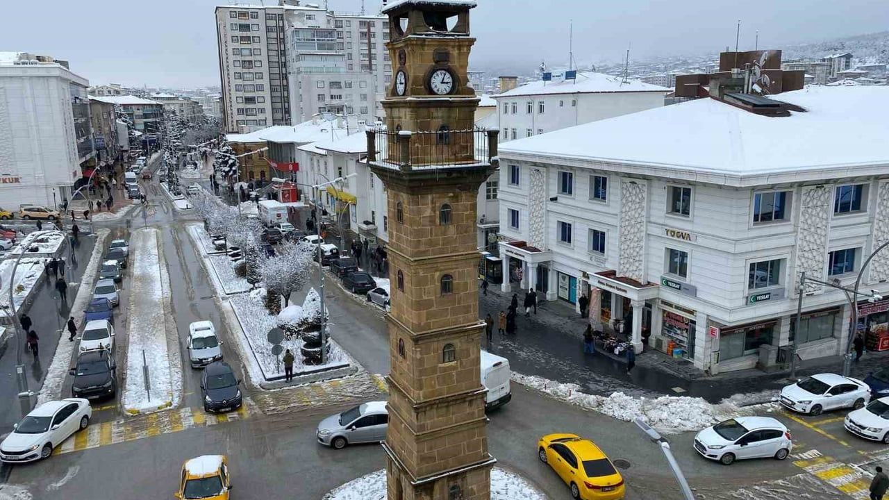 Yozgat'ta yoğun kar yağışı nedeniyle eğitime 29 Aralık 2025 günü 1 gün ara