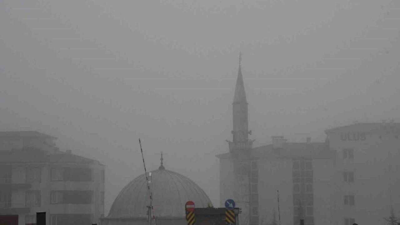 Yozgat'ta Yoğun Sis: Görüş Mesafesi 20 Metreye Kadar Düştü, Sürücüler Uyarıldı