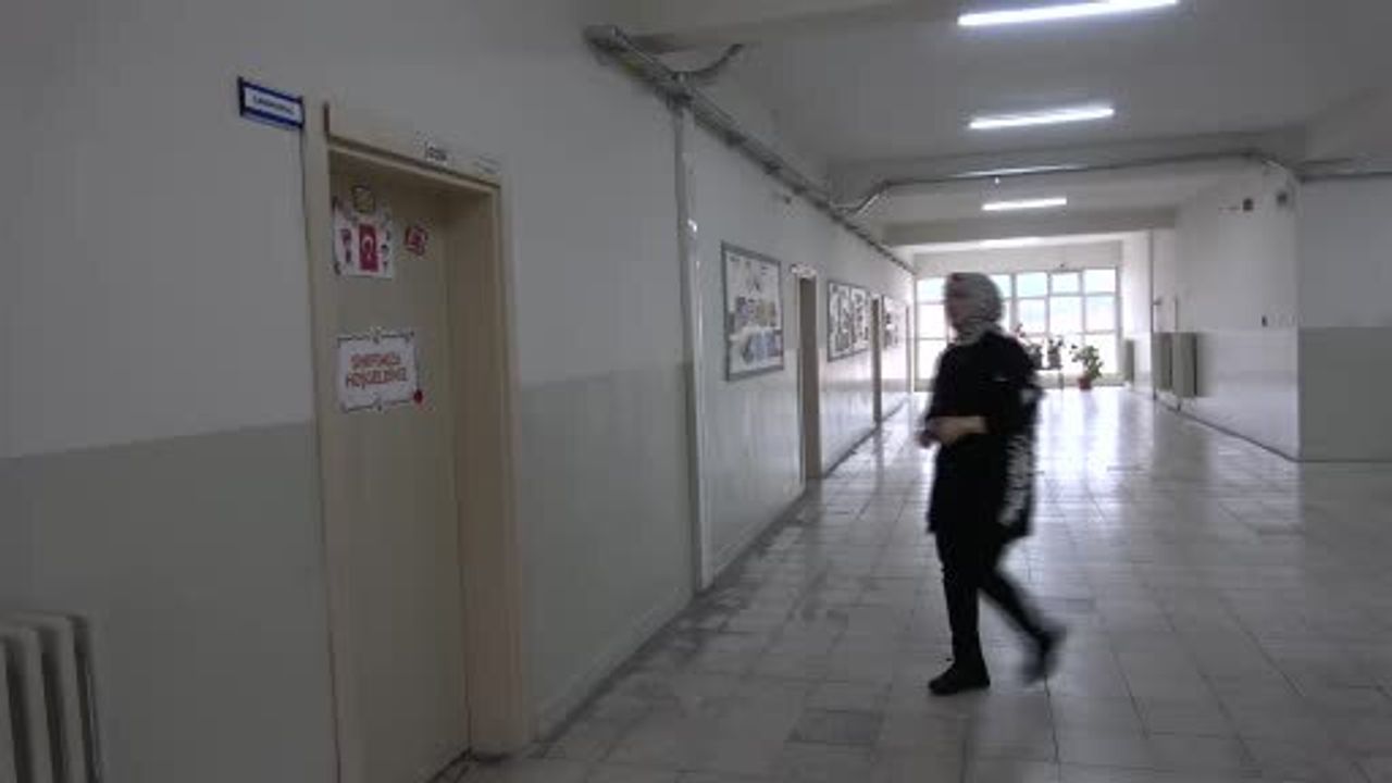 Yozgatlı öğretmen İlknur Ertaç, ekran bağımlılığına dikkat çeken kitap yazdı