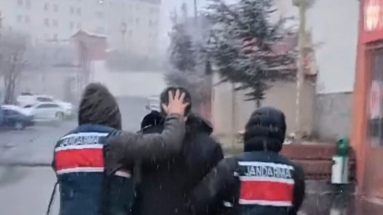 Yüksekova'da jandarma operasyonunda 2 firari hükümlü tutuklandı