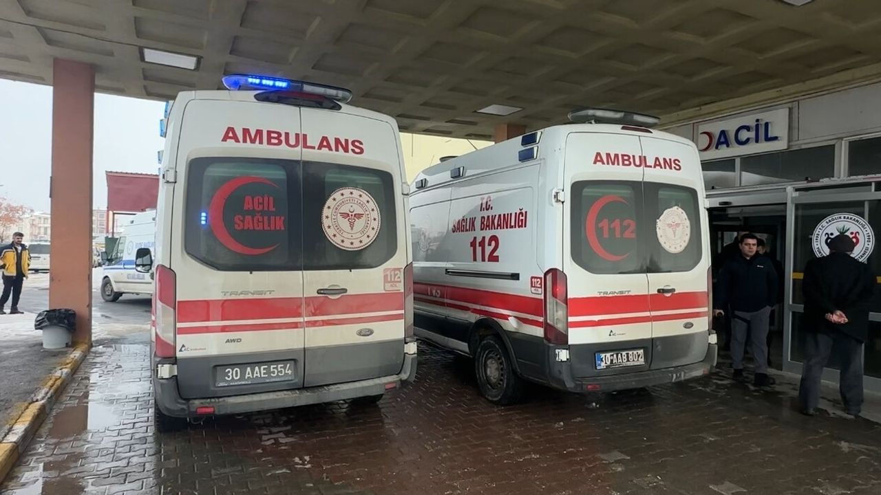 Yüksekova’da Yerli Malı Haftası etkinliğinde rahatsızlanan öğrenciler: Yaklaşık 40 öğrenci hastaneye kaldırıldı