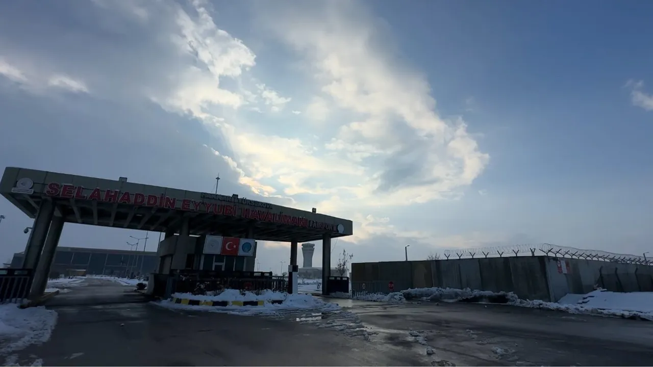 Yüksekova Selahaddin Eyyubi Havalimanı, Bölgenin Lideri Olma Hedefiyle Kapsamlı Tadilata Girdi