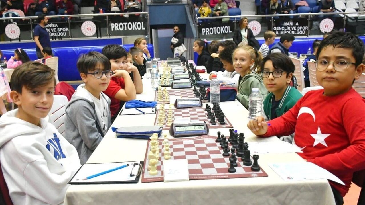 Yunusemre'de 2013-2019 doğumlular için satranç kursu kayıtları başladı
