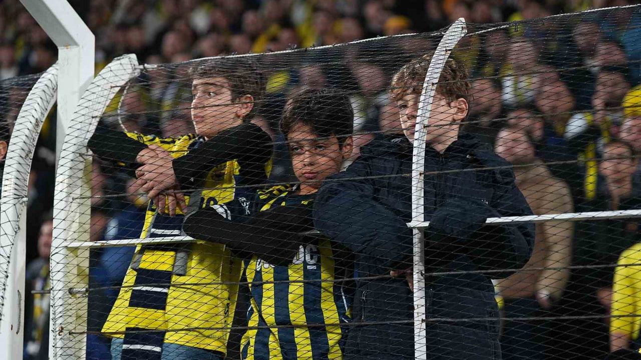 Ziraat Türkiye Kupası: Beşiktaş, Fenerbahçe'yi Deplasmanda 2-1 Yendi