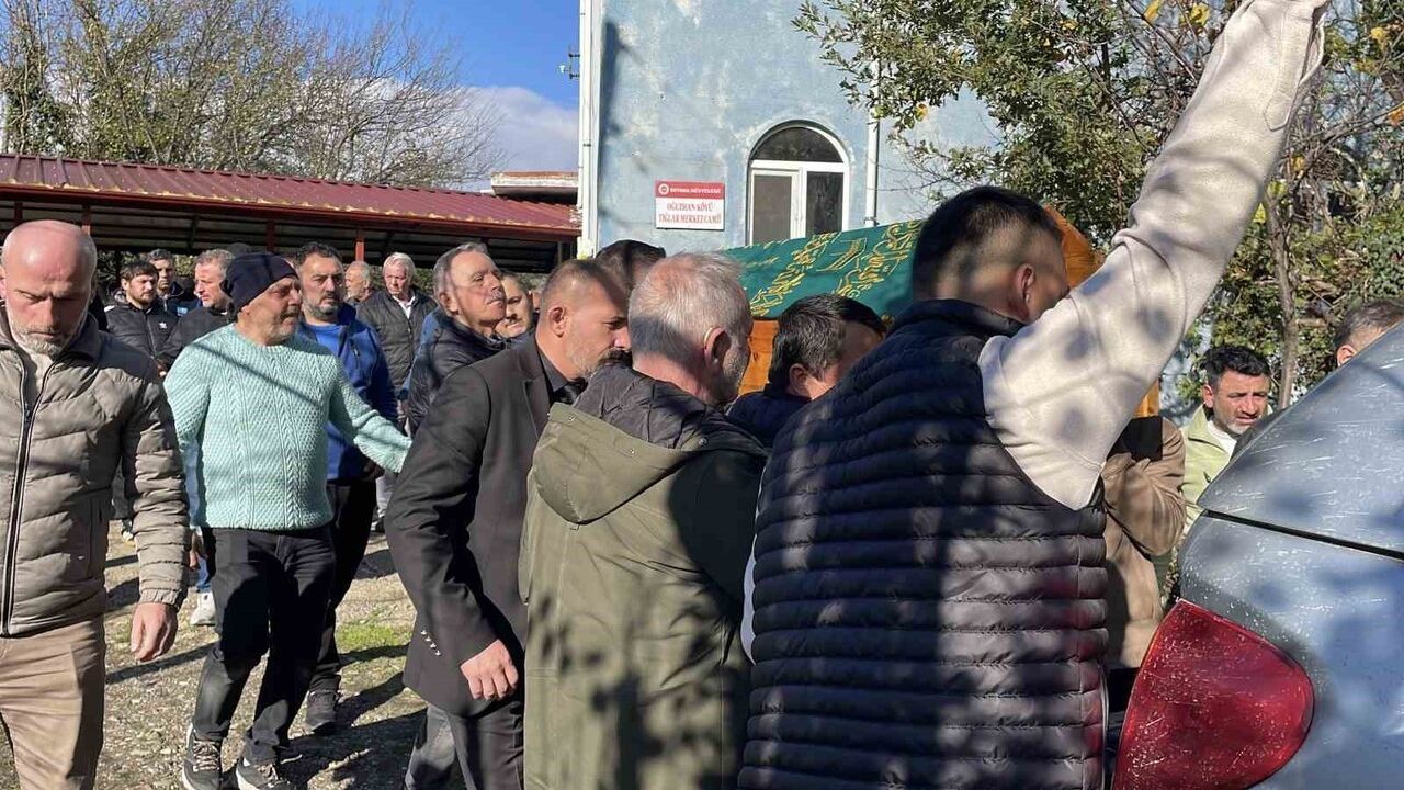 Zonguldak'ta anaokulu önünde aracın altında kalan 4 yaşındaki Sarp Eymen Darıcı toprağa verildi