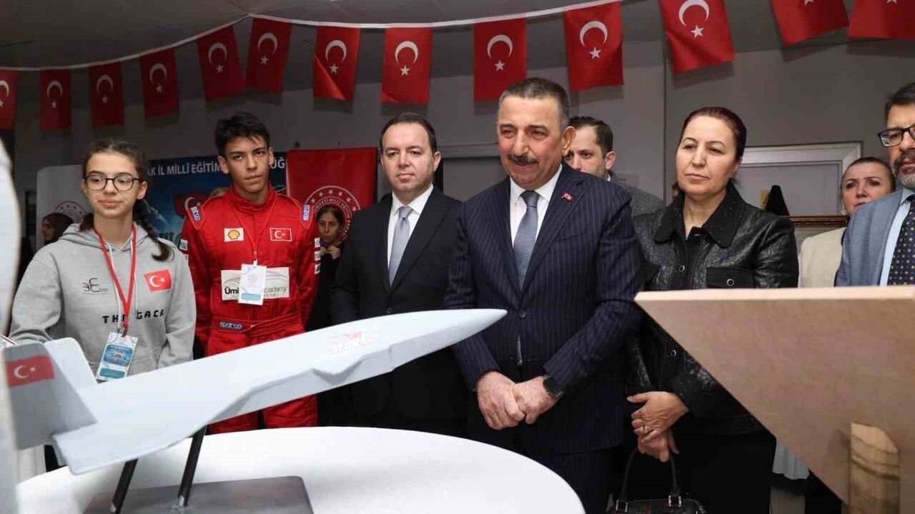 Zonguldak'ta Öğrencilere Yerli ve Milli Teknoloji Maketleri Tanıtıldı