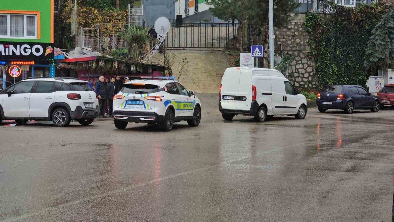 Zonguldak'ta park halindeki kamyonetin kayması sonucu 4 yaşındaki çocuk hayatını kaybetti