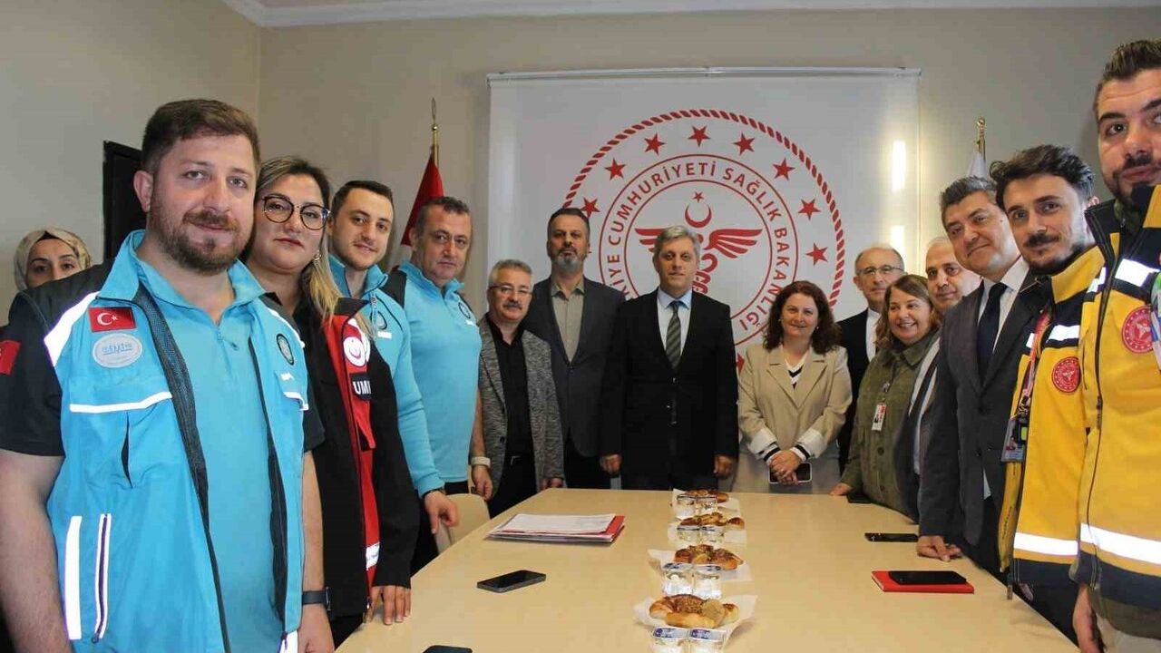 Zonguldak’ta UMKE saha tatbikatına katılan sağlık personeline teşekkür belgesi