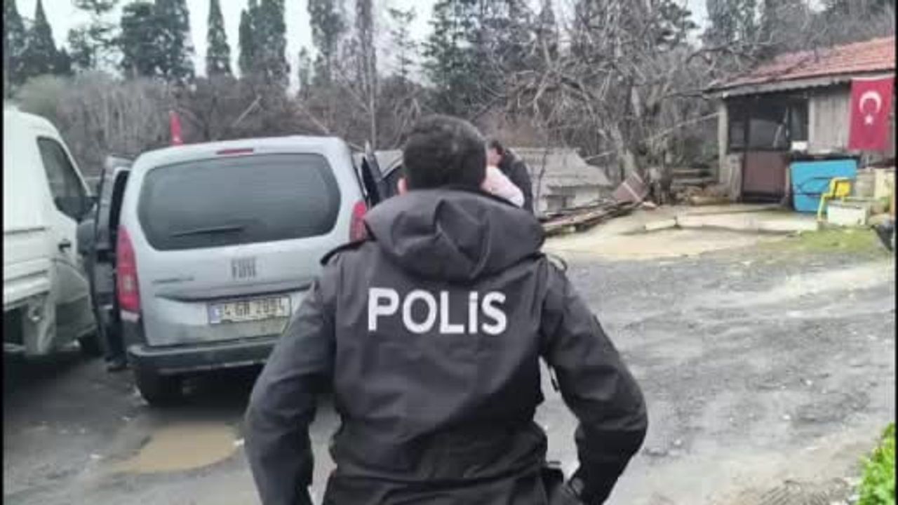2020'den beri aranan ve 11 yıl 7 ay kesinleşmiş hapis cezası bulunan şahıs Bakırköy'de yakalandı