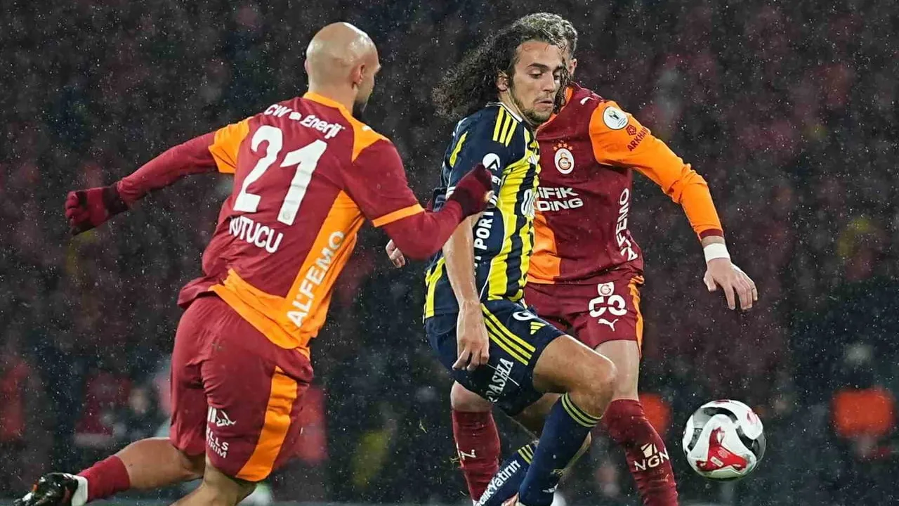 2025 Turkcell Süper Kupa: Fenerbahçe 2-0 Galatasaray — Final özeti ve kadrolar