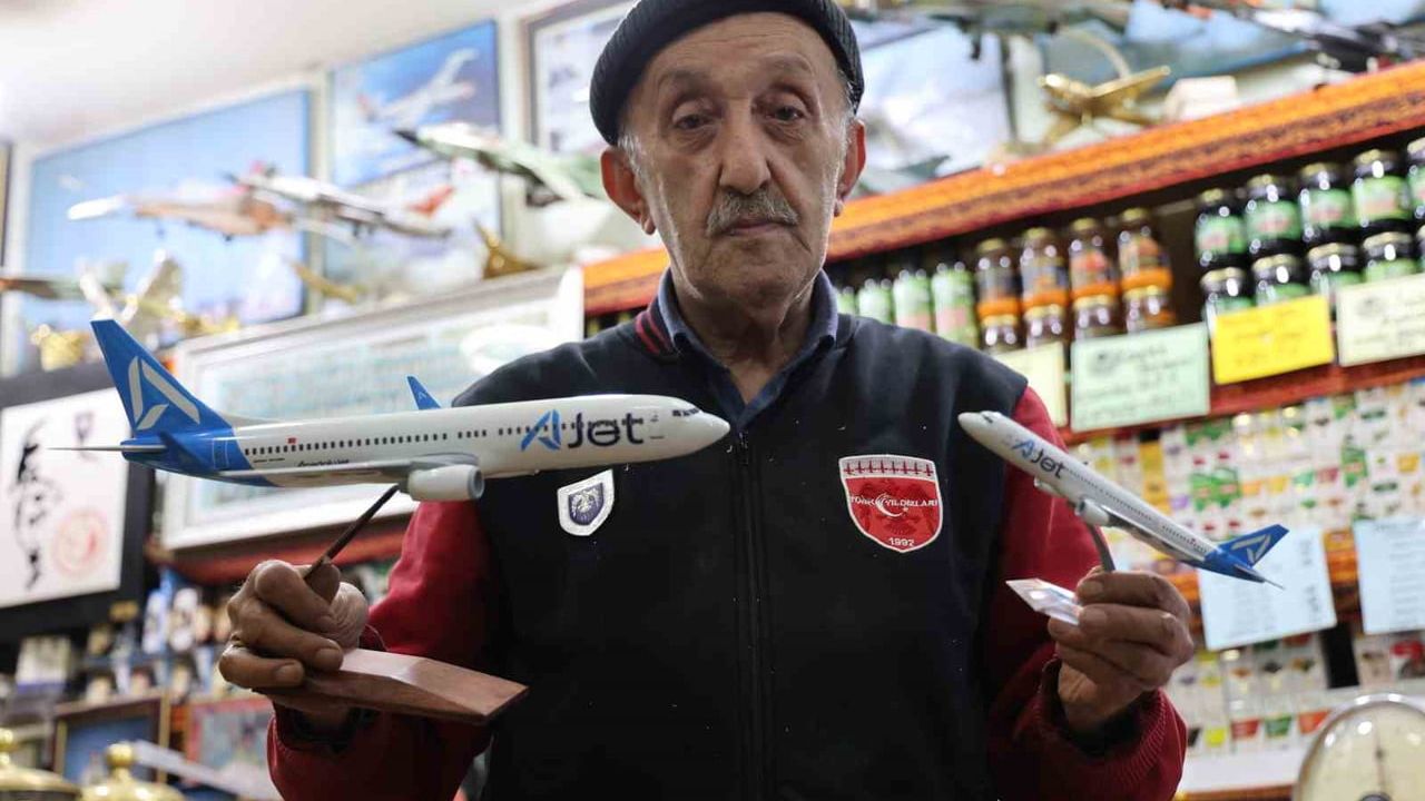 A Jet’ten Elazığ’daki 73 yaşındaki maket koleksiyoncusu Atilla Demirbaş’a anlamlı jest