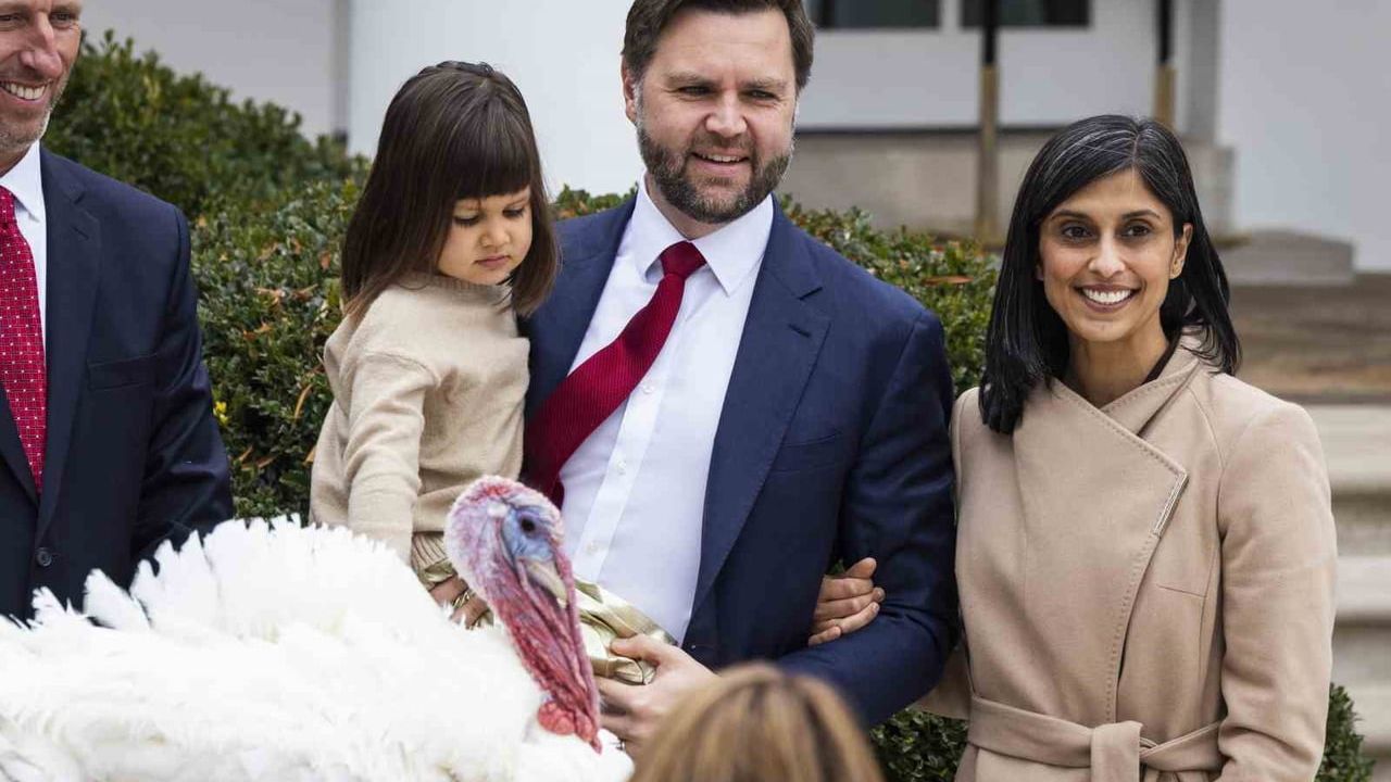 ABD Başkan Yardımcısı James David Vance’in Eşi Usha Vance Dördüncü Çocuğuna Hamile