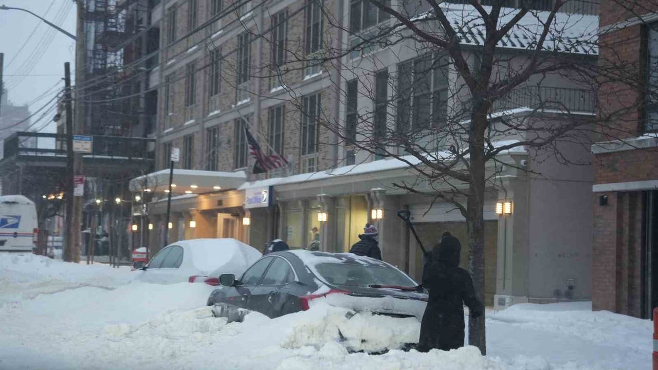 ABD'de kar fırtınası etkisini sürdürüyor: 13 bin uçuş iptal, 953 bin kişi elektriksiz