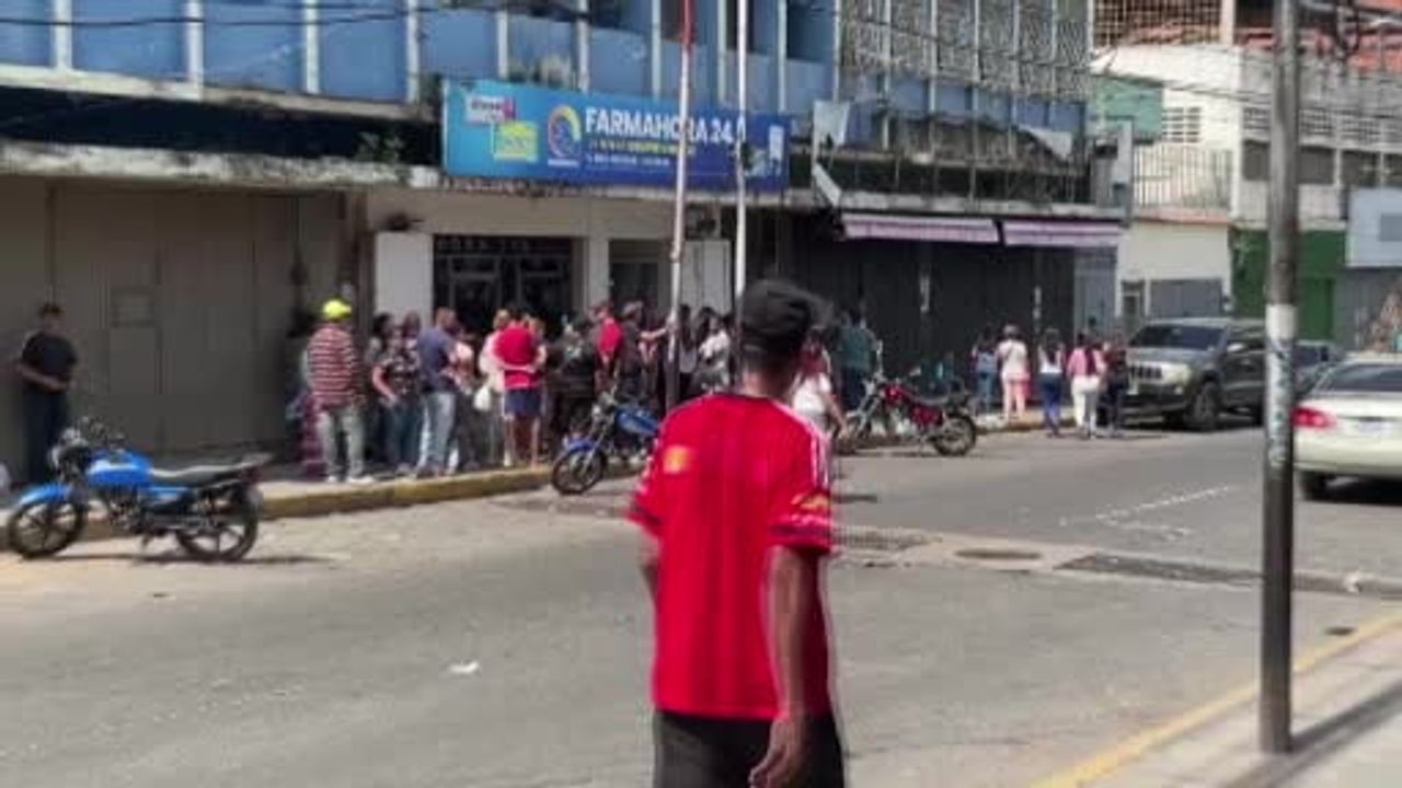 ABD Saldırısı Sonrası Caracas’ta Marketlere Akın: Uzun Kuyruklar ve Güvenlik Önlemleri