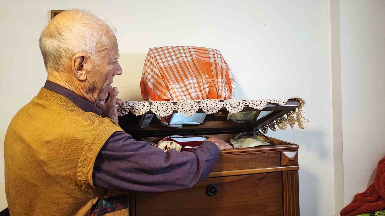 Adana'da 88 yaşındaki engelli adam, gizli bölmedeki yaklaşık 1 kilogram altının çalındığını iddia etti