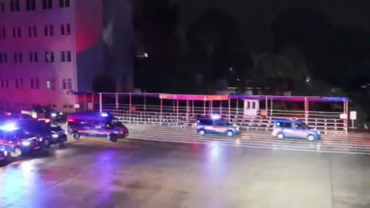 Adana'da 'Altınyüzük' çetesine eş zamanlı operasyon: 8 şüpheli yakalandı