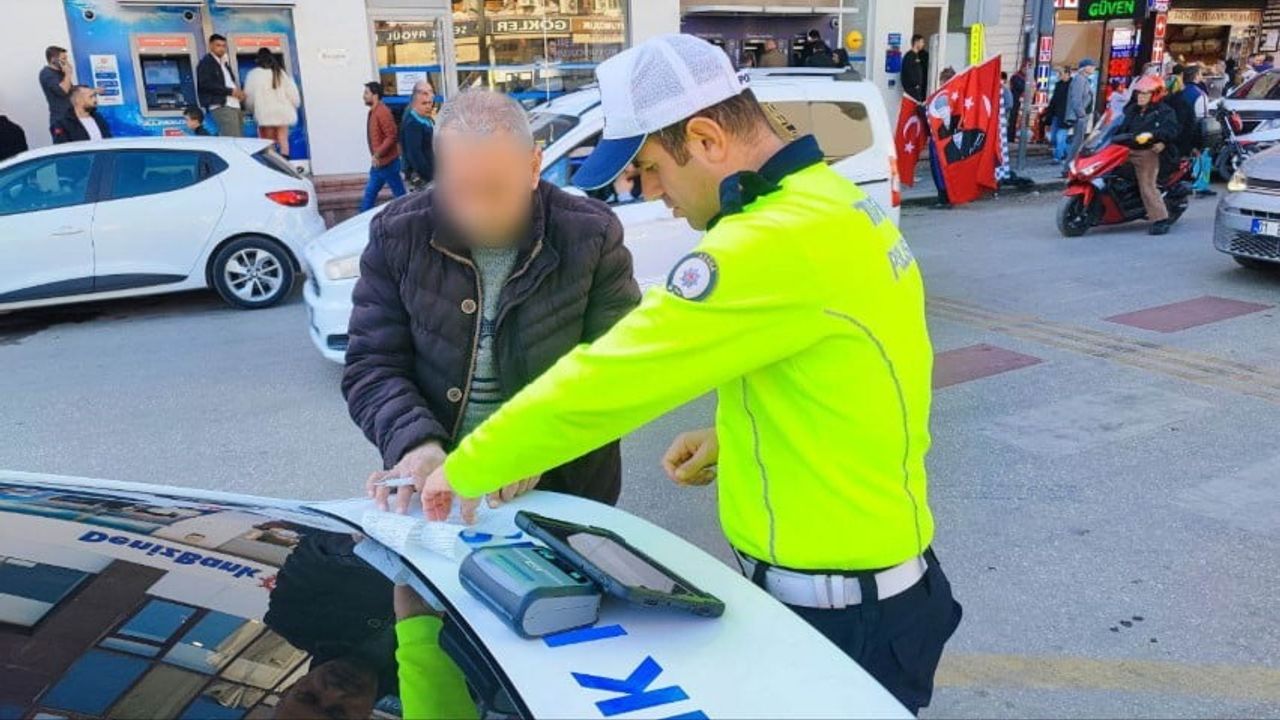 Adana'da Bir Haftada 20 bin 546 Sürücüye Trafik Cezası