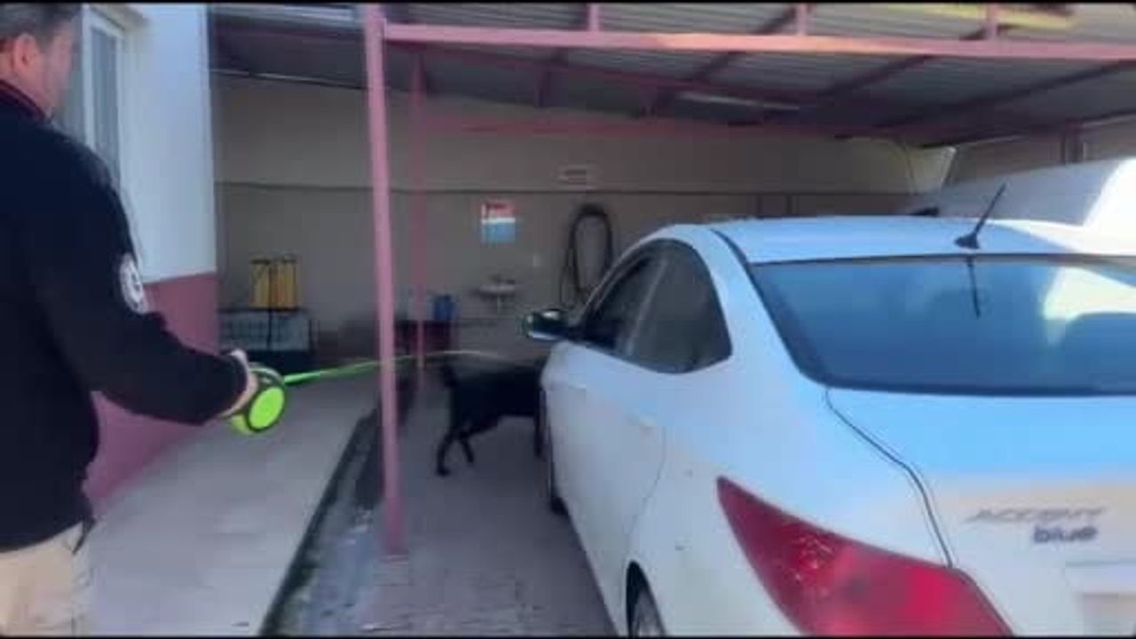 Adana'da Kapılara Zulalanmış 66.600 Ecstasy Hap Ele Geçirildi; 3 Şüpheli Tutuklandı