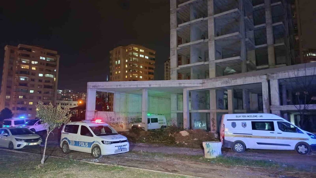 Adana'da sağanak sonrası su dolan metruk binanın bodrumuna düşen kişi hayatını kaybetti