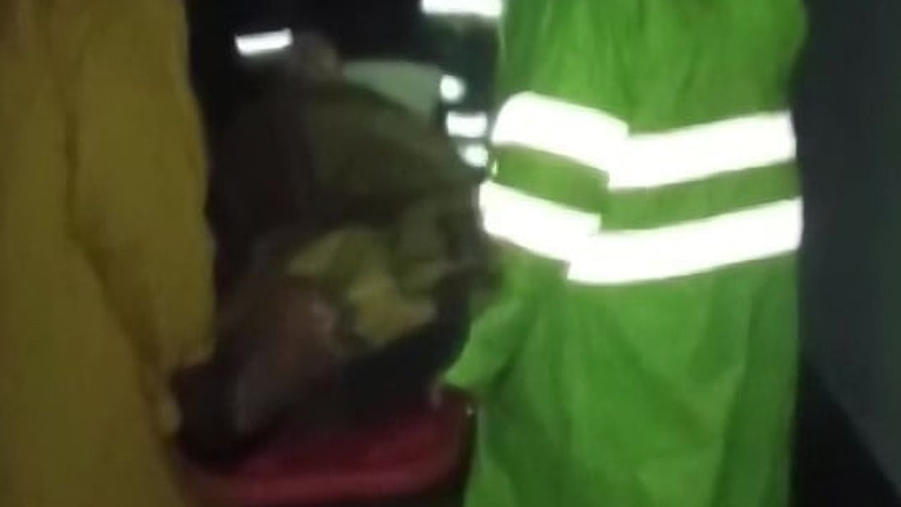 Adana'da sağanak: Yüreğir PTT Evleri Mahallesi'nde mahsur kalan yaşlı ve engelliler kurtarıldı