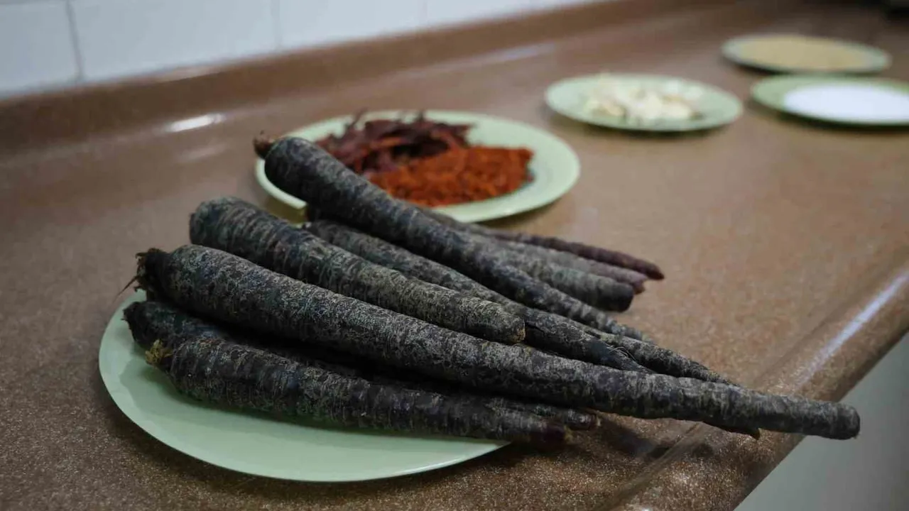 Adana'da Soğuyan Havalar Şalgam Satışlarını Artırdı: Antioksidan Özelliği ve İhracat Öne Çıkıyor