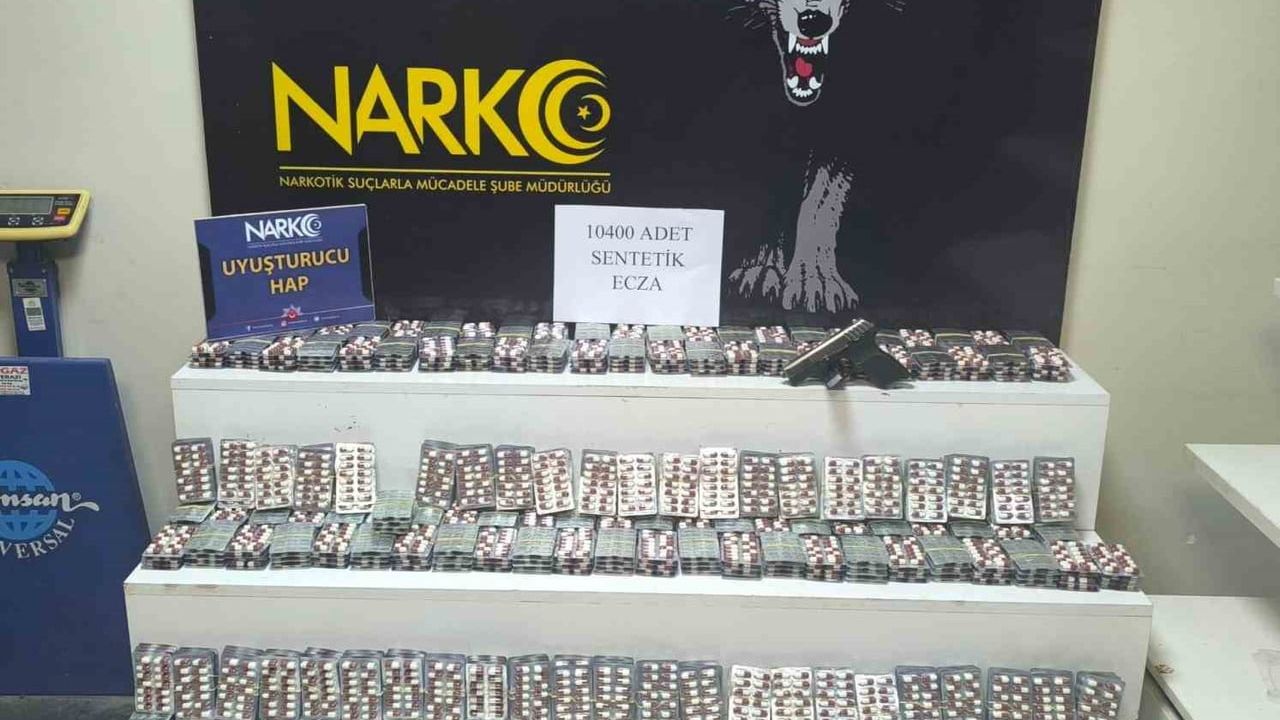 Adana'da uyuşturucu operasyonu: 10 bin 400 sentetik hap ele geçirildi, 11 tutuklama