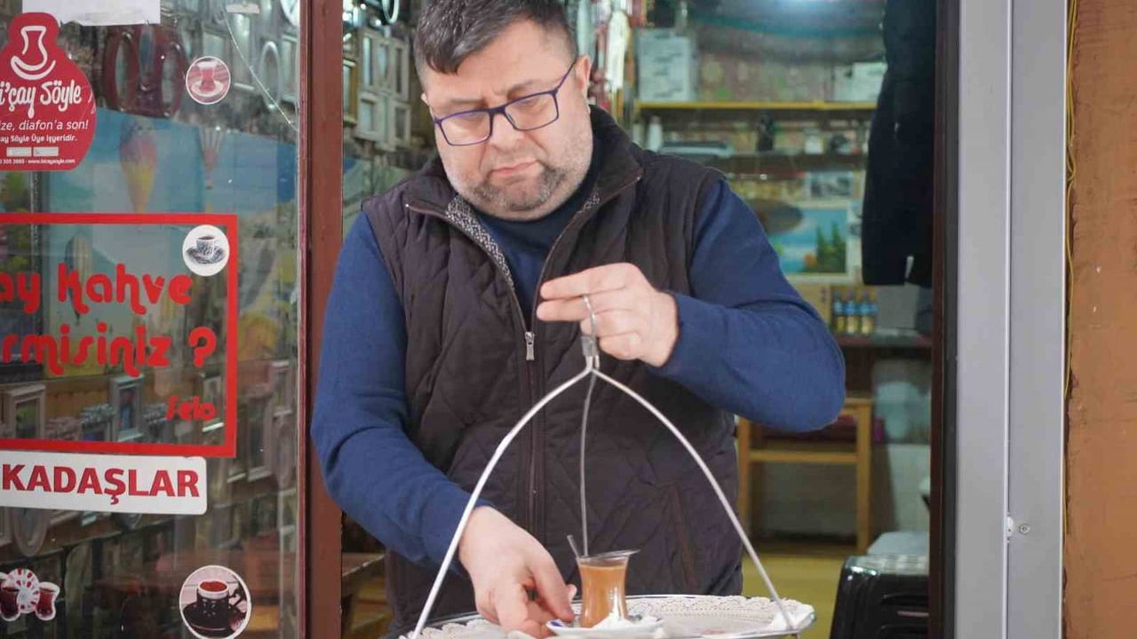 Adapazarı’nda çay ocağını esnaf müzesine dönüştüren Selahattin Ankıt