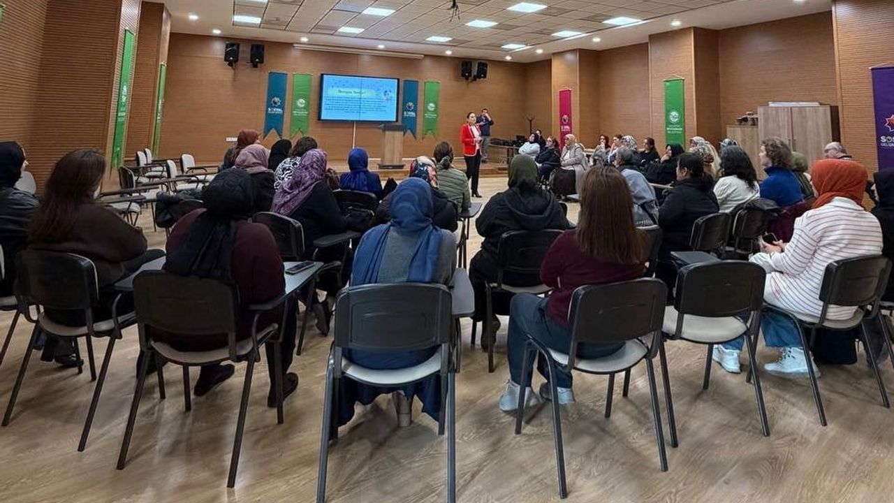 Adapazarı SGM’de 'Ailede Sağlıklı ve Etkili İletişim' semineri: Engelli birey ve ailelerine destek
